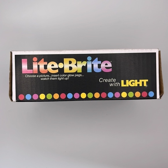 Spark Your Imagination w Lite-Brite Mini‎ - The Perfect Travel-Sized Ligh… - Picture 3 of 5